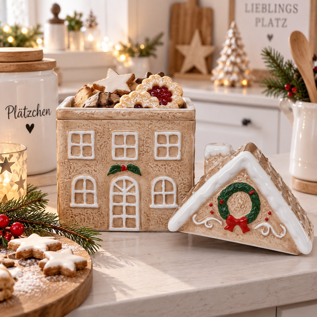 Weihnachtsdose Haus aus Porzellan mit Deckel 22 cm
