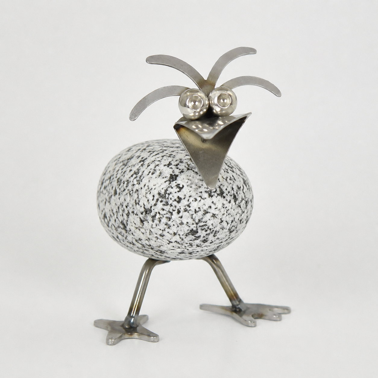 Steinvogel Küken stehend ca.13 cm hoch aus Granit und Edelstahl